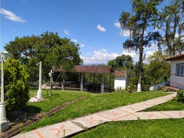 SE VENDE EXCELENTE FINCA EN ALCALA