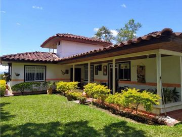 SE VENDE EXCELENTE FINCA EN ALCALA