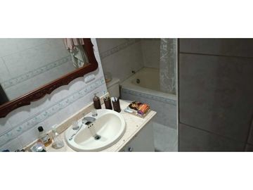 SE VENDE COMODA CASA EN EL SECTOR DE LA AV SUR