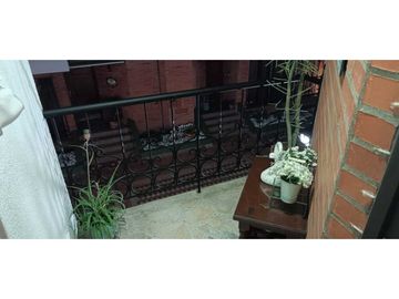 SE VENDE COMODA CASA EN EL SECTOR DE LA AV SUR