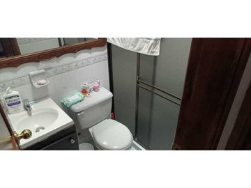 SE VENDE COMODA CASA EN EL SECTOR DE LA AV SUR