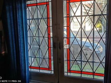 VENDO CHALET DE ESTILO EN LA PERLA A METROS DE LA PLAYA