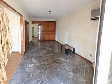 Departamento 3 Ambientes Balcon Cocina Comedor Habitacion Servicio Con Cochera