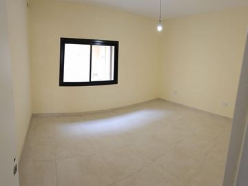 Refaccionada a Nuevo Casa sobre lote propio 8.66x16 3 Ambientes con Garage Terraza y Patio