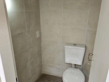 Refaccionada a Nuevo Casa sobre lote propio 8.66x16 3 Ambientes con Garage Terraza y Patio