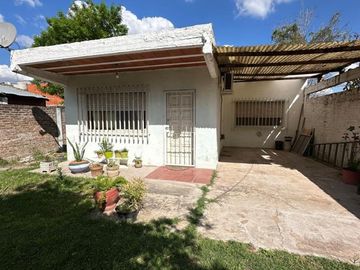 Villa Tesei: Casa 4 ambientes y lote de 511 m2.