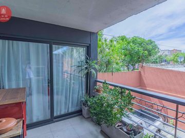 Maipú al 300 - Amplio 2 amb con balcón terraza - Venta - San Isidro