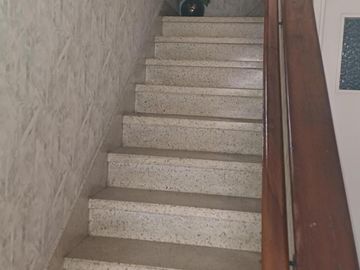 ** APTO CREDITO ** Casa de 4 Ambientes en 2 Plantas c/ Verde y Cochera