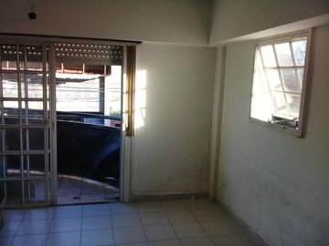 DEPARTAMENTO DE 2 AMBIENTES EN BALLESTER.