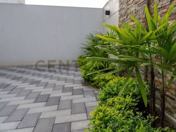 Venta Casas de Estreno, 3 Dorm en Urb. Paseo del Sol, Vía a la Costa