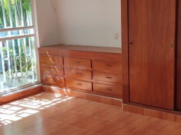 SE VENDE AMPLIA  CASA EN FRACCIONAMIENTO BUGAMBILIAS $3,000,000.00