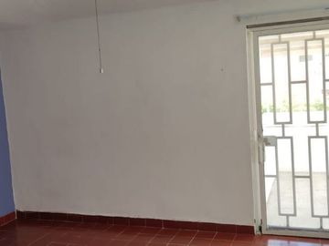 SE VENDE AMPLIA  CASA EN FRACCIONAMIENTO BUGAMBILIAS $3,000,000.00