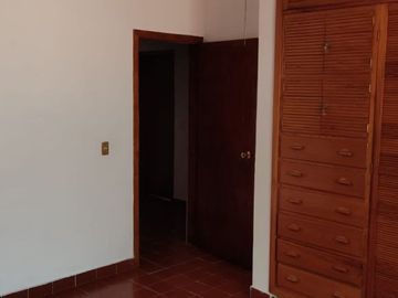 SE VENDE AMPLIA  CASA EN FRACCIONAMIENTO BUGAMBILIAS $3,000,000.00
