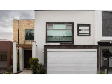 Casa En Venta En Fraccionamiento Puerta Paraiso Atlixcayotl