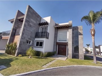 Casa En Venta En Club De Golf La Huerta Zerezotla