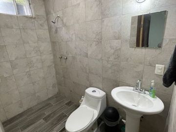 VENTA DE CASA EN LA PASTORA 3 NIVELES CON ALBERCA