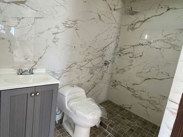 VENTA DE CASA EN LA PASTORA 3 NIVELES CON ALBERCA