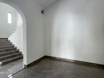 VENTA DE CASA EN LA PASTORA 3 NIVELES CON ALBERCA