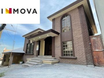 VENTA DE CASA EN LA PASTORA 3 NIVELES CON ALBERCA