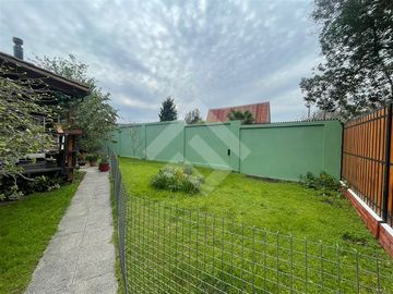 Casa en Venta en Chile con Monumento