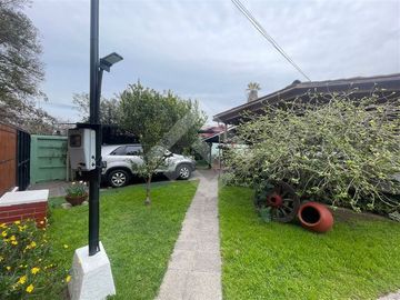 Casa en Venta en Chile con Monumento