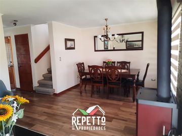 Casa en Venta en Av. Bulevares con esq. Samoré