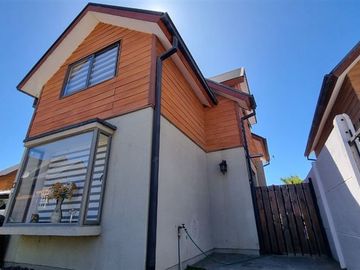 Casa en Venta en Av. Bulevares con esq. Samoré