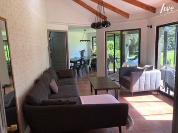 Se vende casa en parcela de agrado, Chicureo, Sector Santa