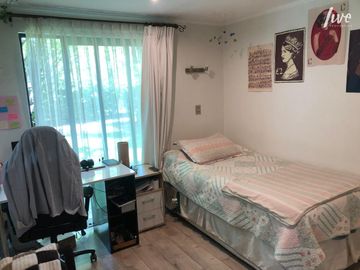 Se Vende Casa Chilena en parcela de agrado, Condominio Sant