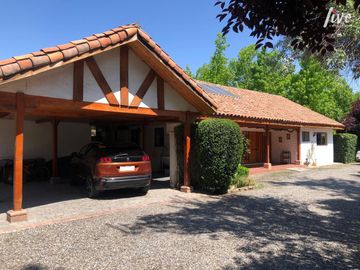 Se Vende Casa Chilena en parcela de agrado, Condominio Sant