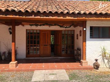 Se Vende Casa Chilena en parcela de agrado, Condominio Sant