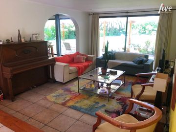 Se Vende Casa Chilena en parcela de agrado, Condominio Sant