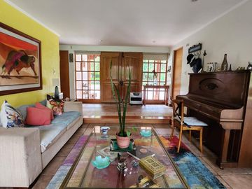 Se Vende Casa Chilena en parcela de agrado, Condominio Sant