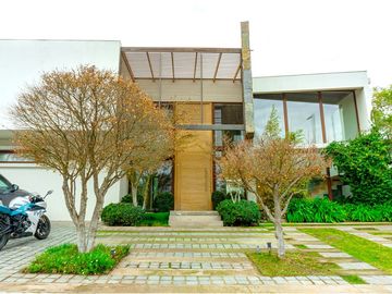 Elegante casa con moderna arquitectura..