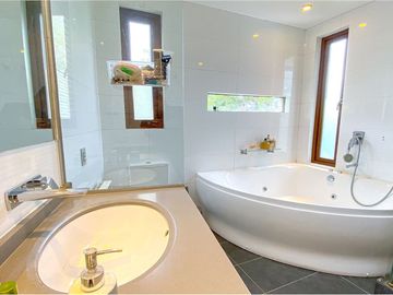 Elegante casa con moderna arquitectura..