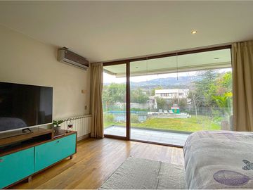 Elegante casa con moderna arquitectura..