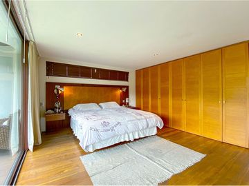 Elegante casa con moderna arquitectura..