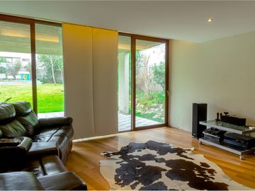 Elegante casa con moderna arquitectura..