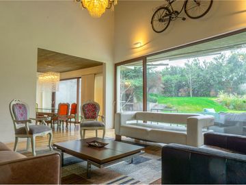 Elegante casa con moderna arquitectura..