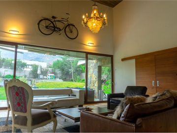 Elegante casa con moderna arquitectura..