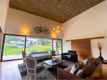 Elegante casa con moderna arquitectura..