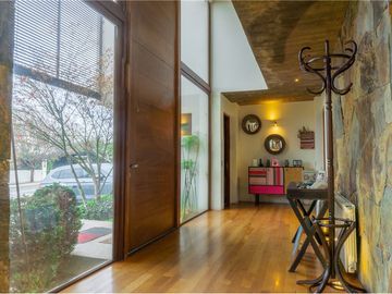 Elegante casa con moderna arquitectura..