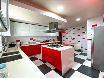 Elegante casa con moderna arquitectura..