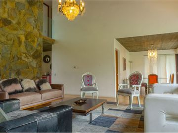Elegante casa con moderna arquitectura..