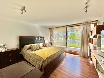 Bosques de Montemar. Exclusivo departamento  con 4  estacionamientos.