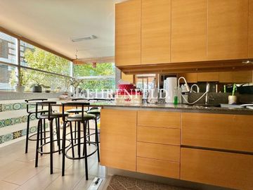 Bosques de Montemar. Exclusivo departamento  con 4  estacionamientos.