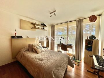 Bosques de Montemar. Exclusivo departamento  con 4  estacionamientos.