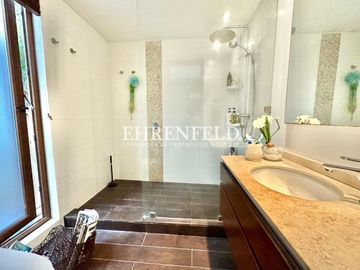 Bosques de Montemar. Exclusivo departamento  con 4  estacionamientos.