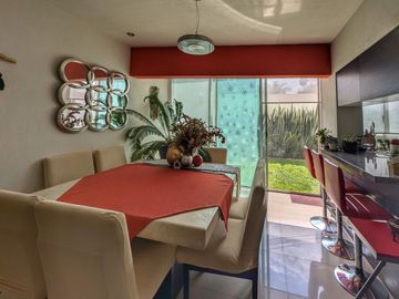En venta Residencia en Rinconada Santa Rita