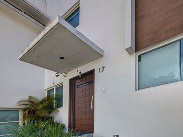 En venta Residencia en Rinconada Santa Rita